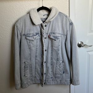 Levi’s fleece lined denim jacket size L